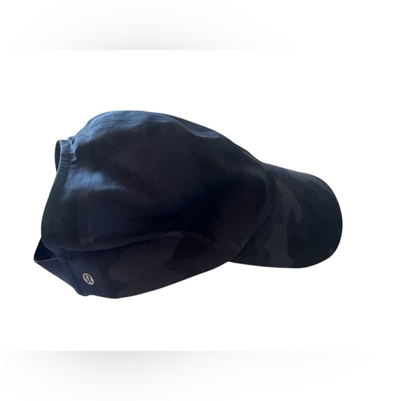 Lululemon Ladies Camo Black Fast Free Run Hat with Pony LW9DFUS